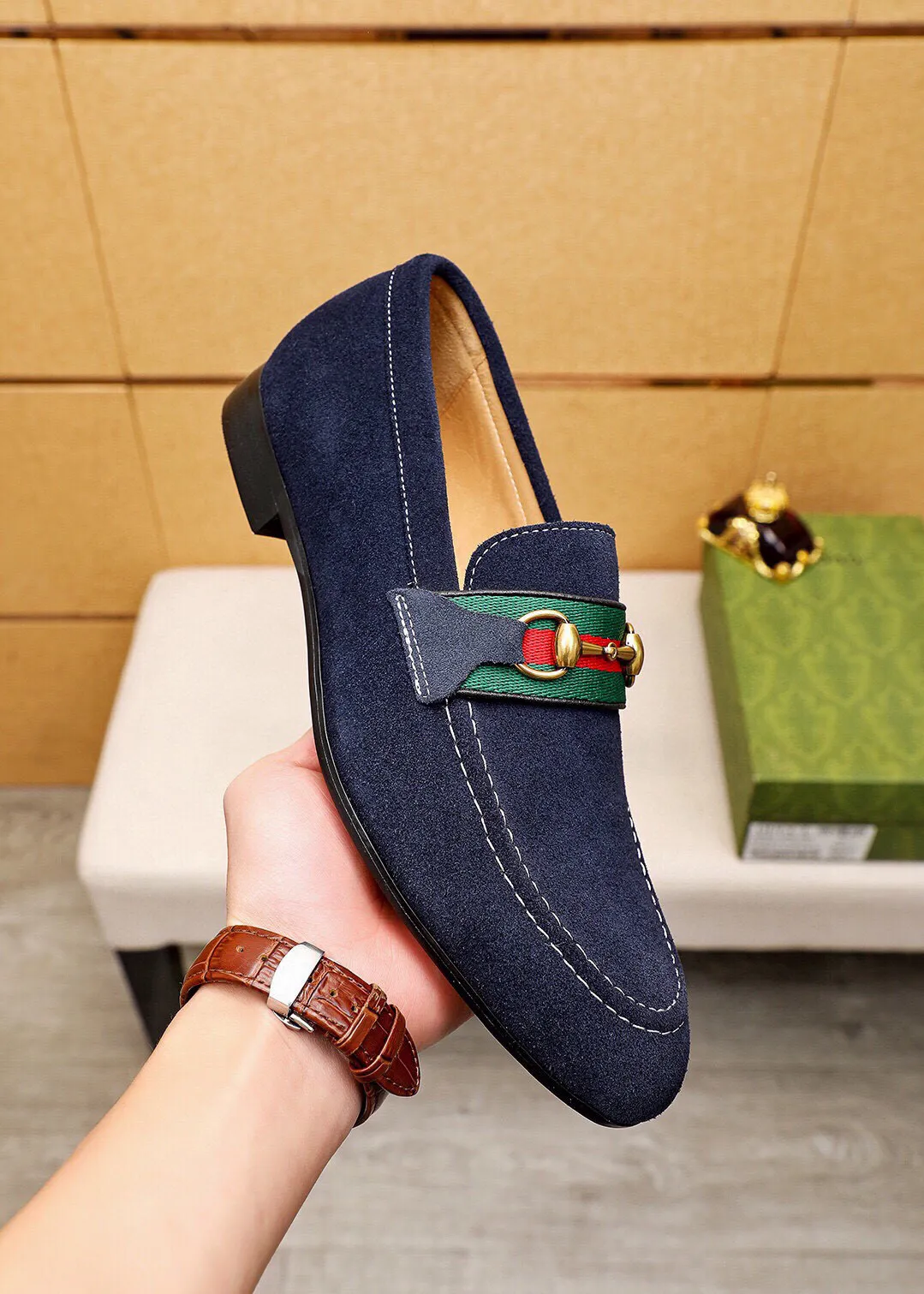 Men's shoes 💰420 💐 Product trademark: GUCCI "Gucci" casual leather shoes Regular size: 38-44 (45.46.47🉑️customized) Product materials: Selected imported first-layer frosted calfskin upper + classic hardware buckle, imported cowhide leather lining. Strong three-dimensional visual effect, original combination outsole Color: 3⃣️colors available
